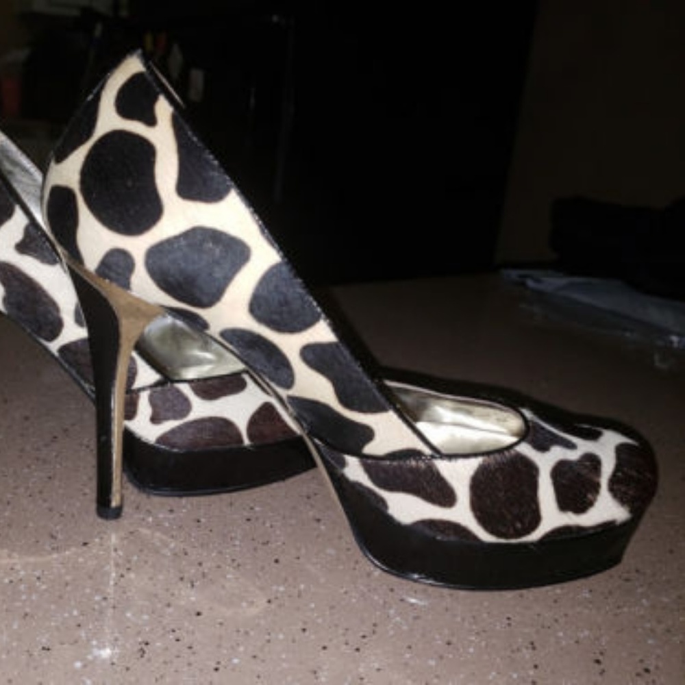 Guess Calf Hair  Giraffe Print Stiletto Heels